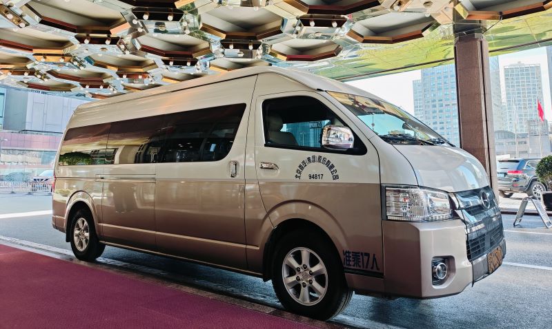 17 seats Van